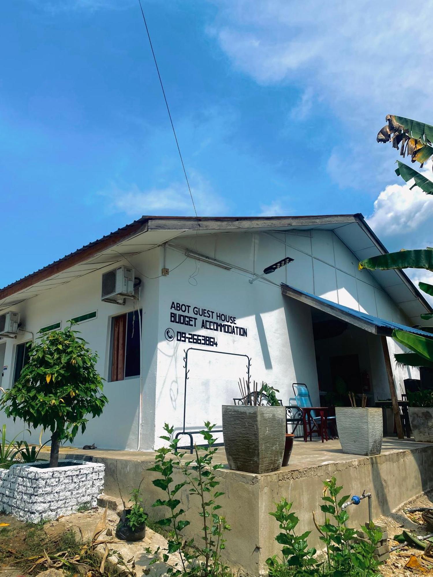 Abot Guest House Kuala Tahan Eksteriør billede